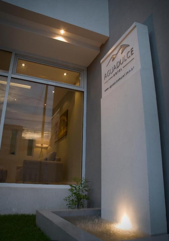 טנדיל Agua Dulce Hotel מראה חיצוני תמונה
